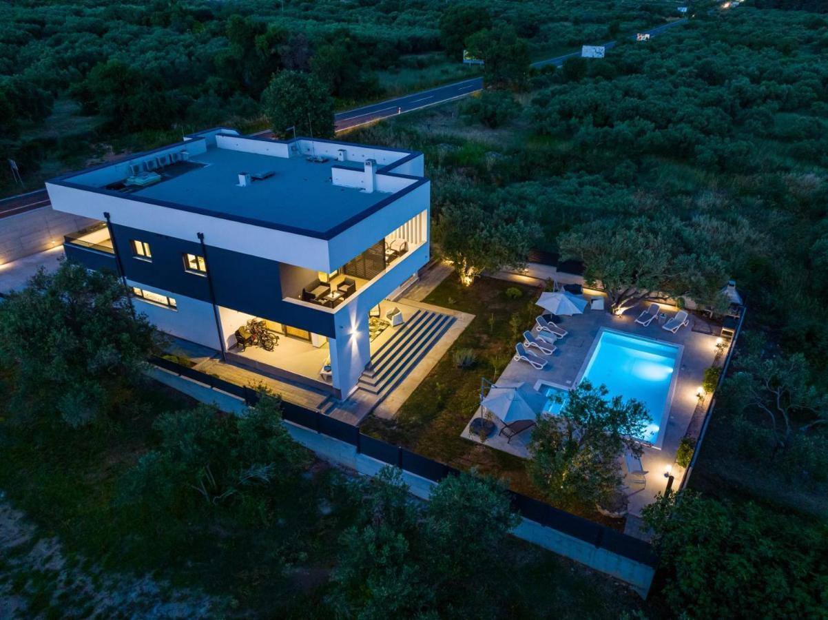 Crowonder Sun Dance Apartments With Heated Swimming Pool Seaview And Garden Sveti Filip i Jakov Zewnętrze zdjęcie