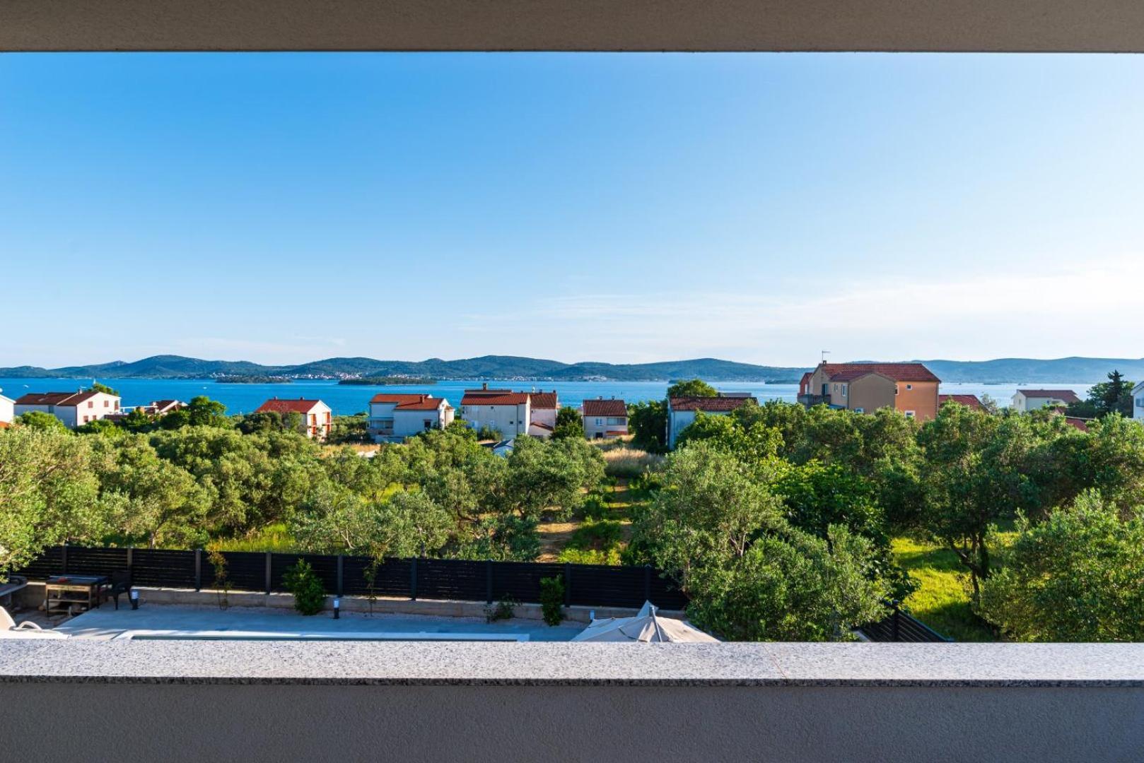 Crowonder Sun Dance Apartments With Heated Swimming Pool Seaview And Garden Sveti Filip i Jakov Zewnętrze zdjęcie