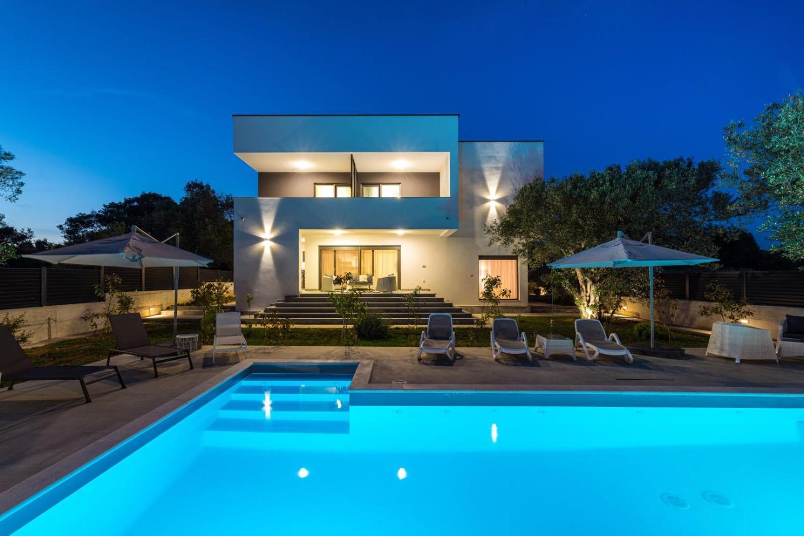 Crowonder Sun Dance Apartments With Heated Swimming Pool Seaview And Garden Sveti Filip i Jakov Zewnętrze zdjęcie