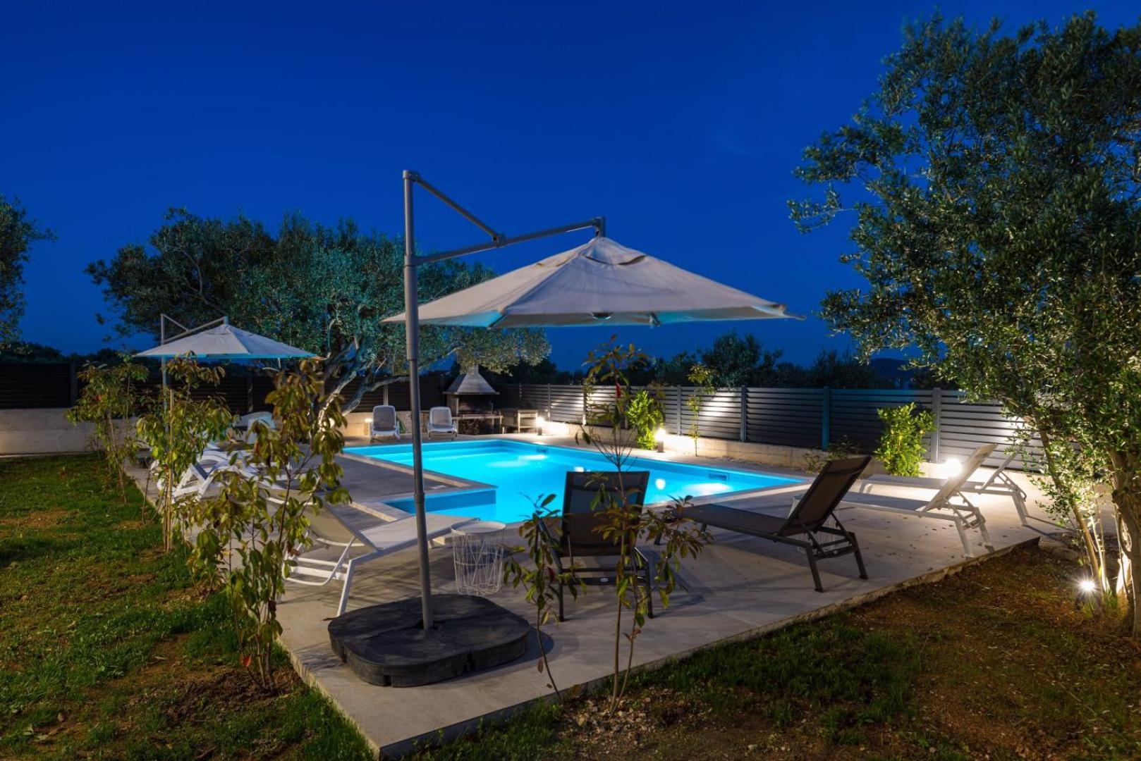 Crowonder Sun Dance Apartments With Heated Swimming Pool Seaview And Garden Sveti Filip i Jakov Zewnętrze zdjęcie