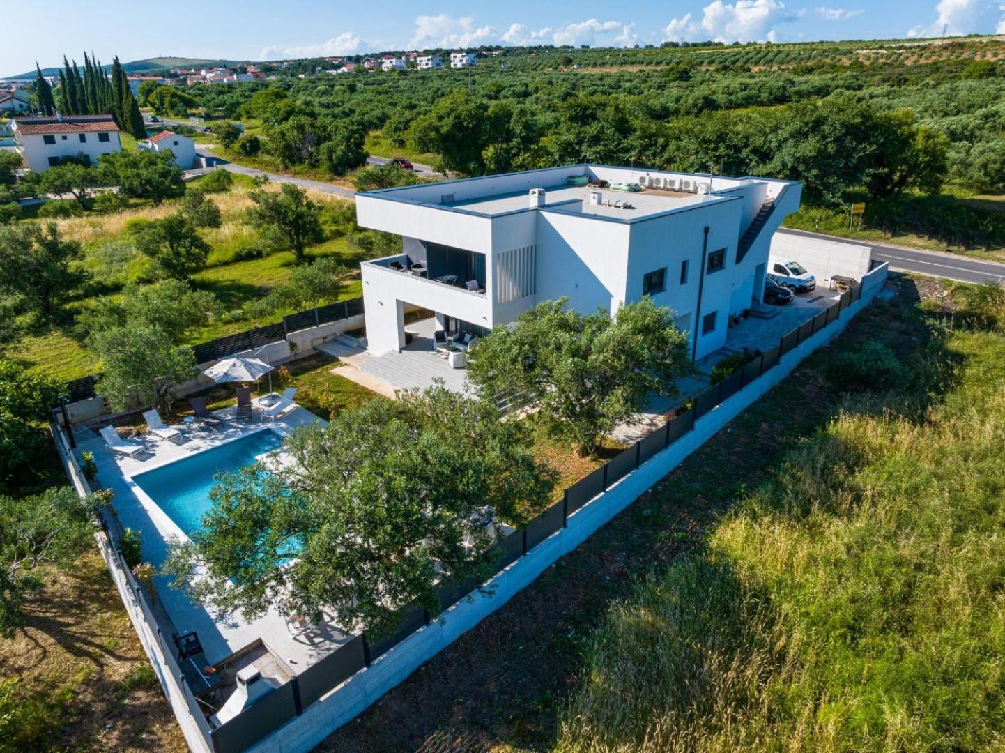 Crowonder Sun Dance Apartments With Heated Swimming Pool Seaview And Garden Sveti Filip i Jakov Zewnętrze zdjęcie