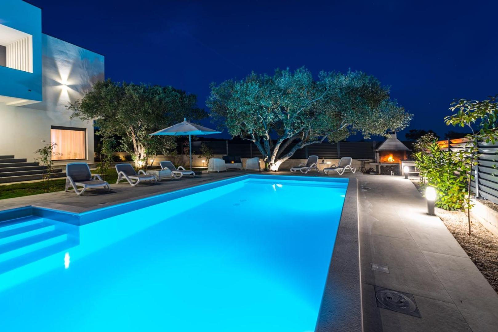 Crowonder Sun Dance Apartments With Heated Swimming Pool Seaview And Garden Sveti Filip i Jakov Zewnętrze zdjęcie