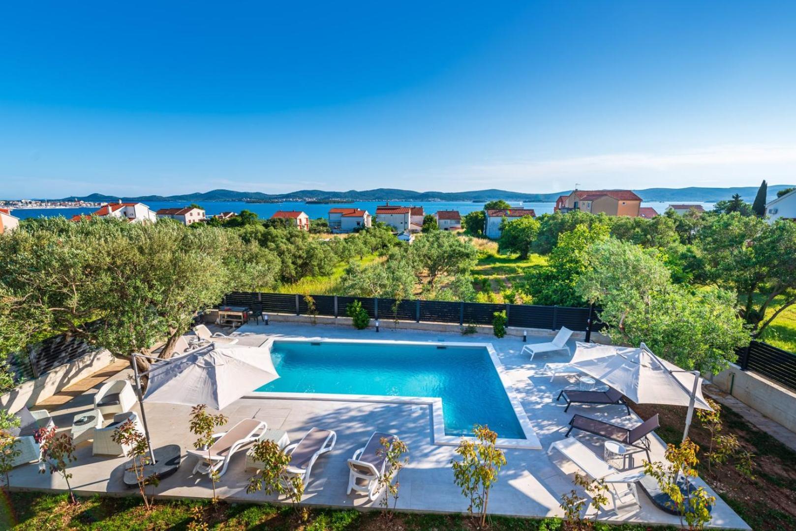 Crowonder Sun Dance Apartments With Heated Swimming Pool Seaview And Garden Sveti Filip i Jakov Zewnętrze zdjęcie
