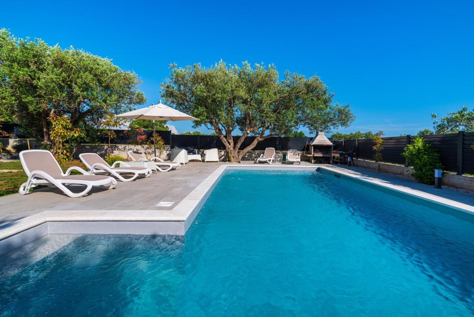 Crowonder Sun Dance Apartments With Heated Swimming Pool Seaview And Garden Sveti Filip i Jakov Zewnętrze zdjęcie